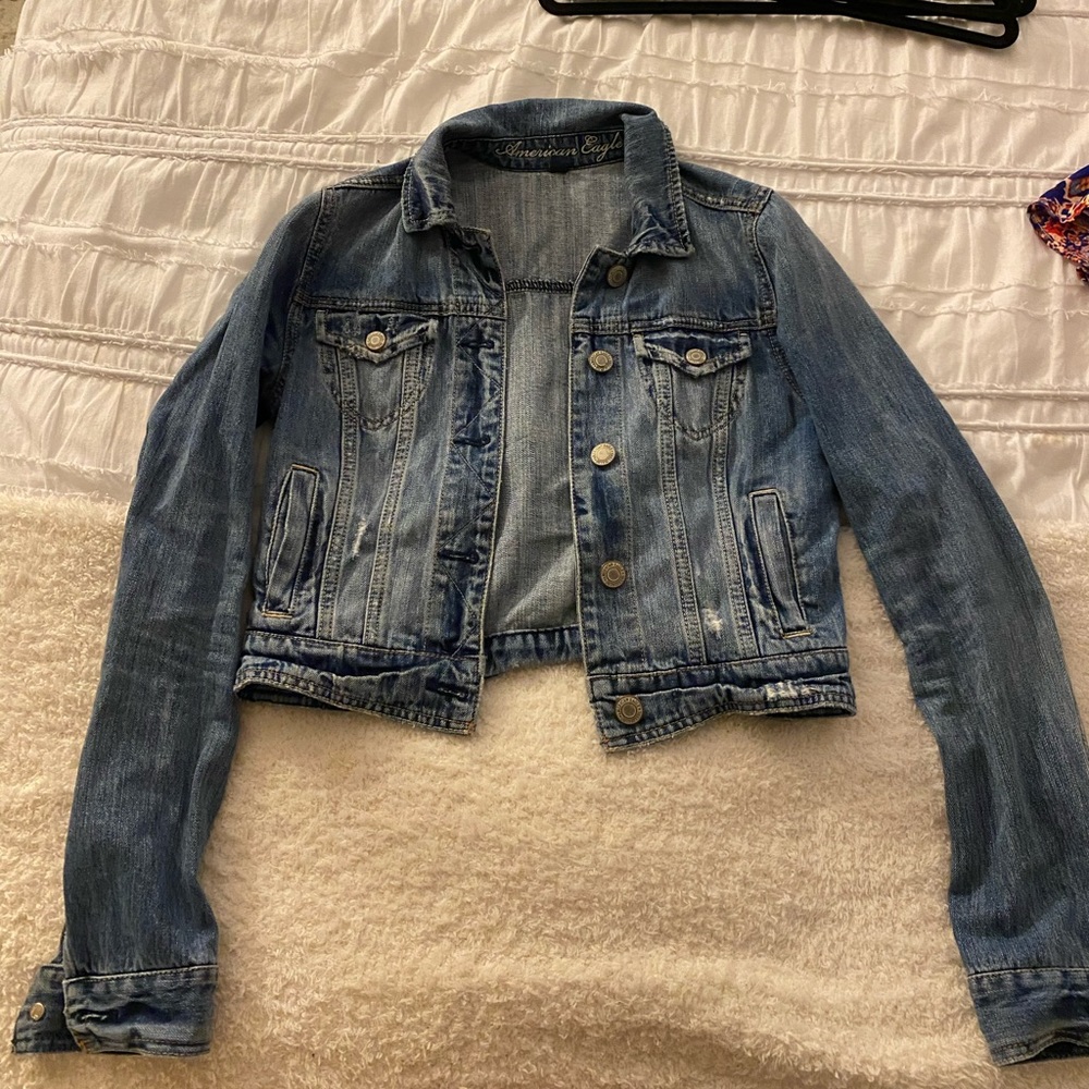 Cropped denim jacket